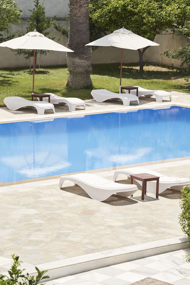 polos hotel