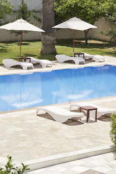 polos hotel