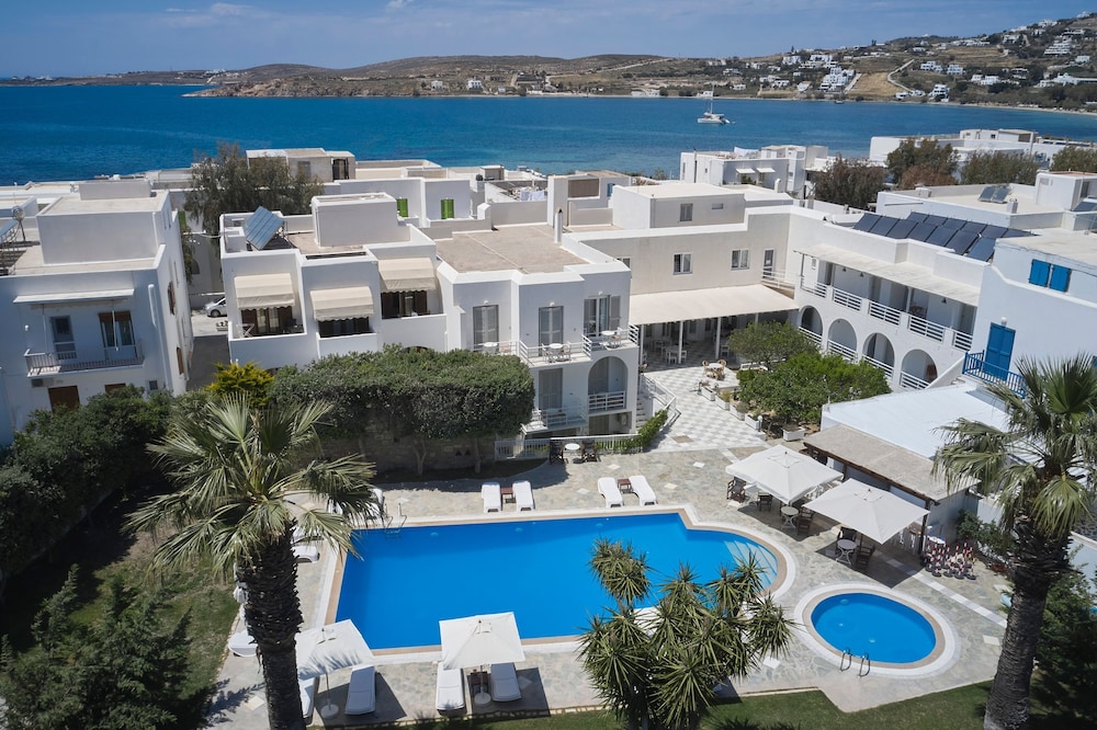 polos hotel