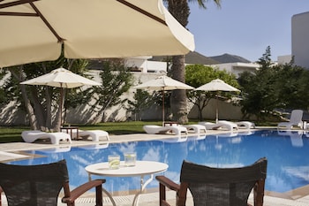 polos hotel