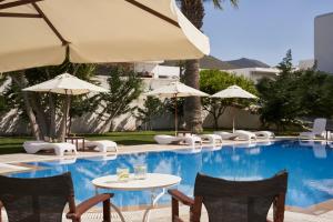 polos hotel