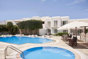 polos hotel