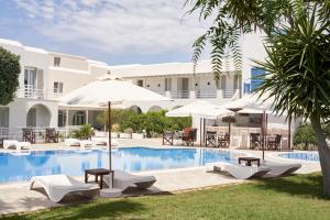 polos hotel