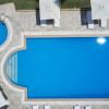 polos hotel