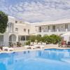 polos hotel