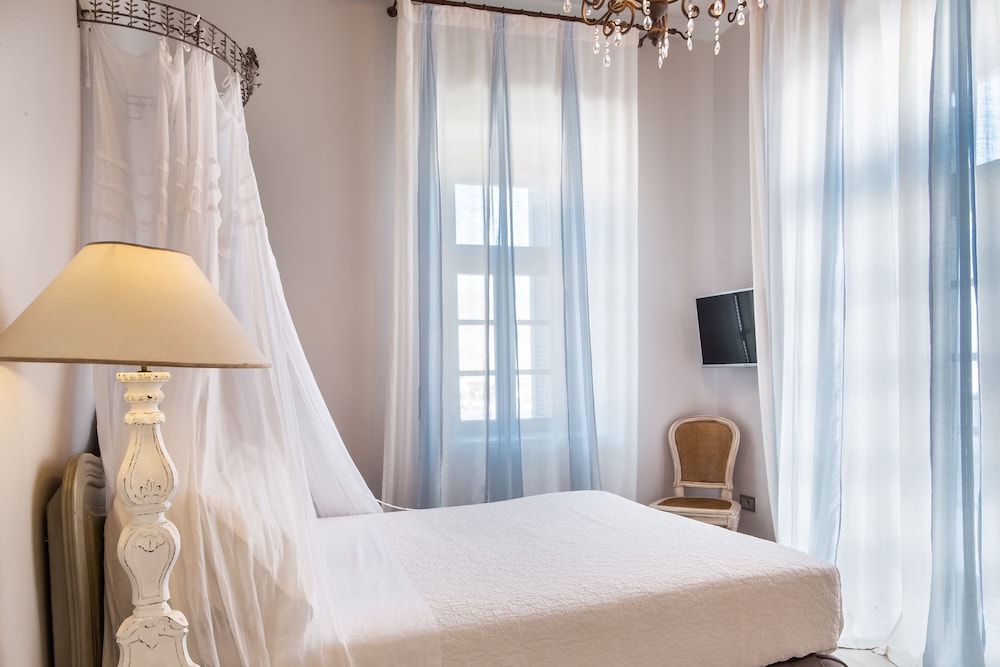 Micra Anglia Boutique Hotel & Spa,Andros Town>>Andros,5 star