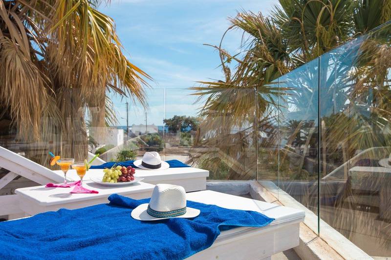 Iliada Odysseas Resort,Megalochori>>Fira,3 star