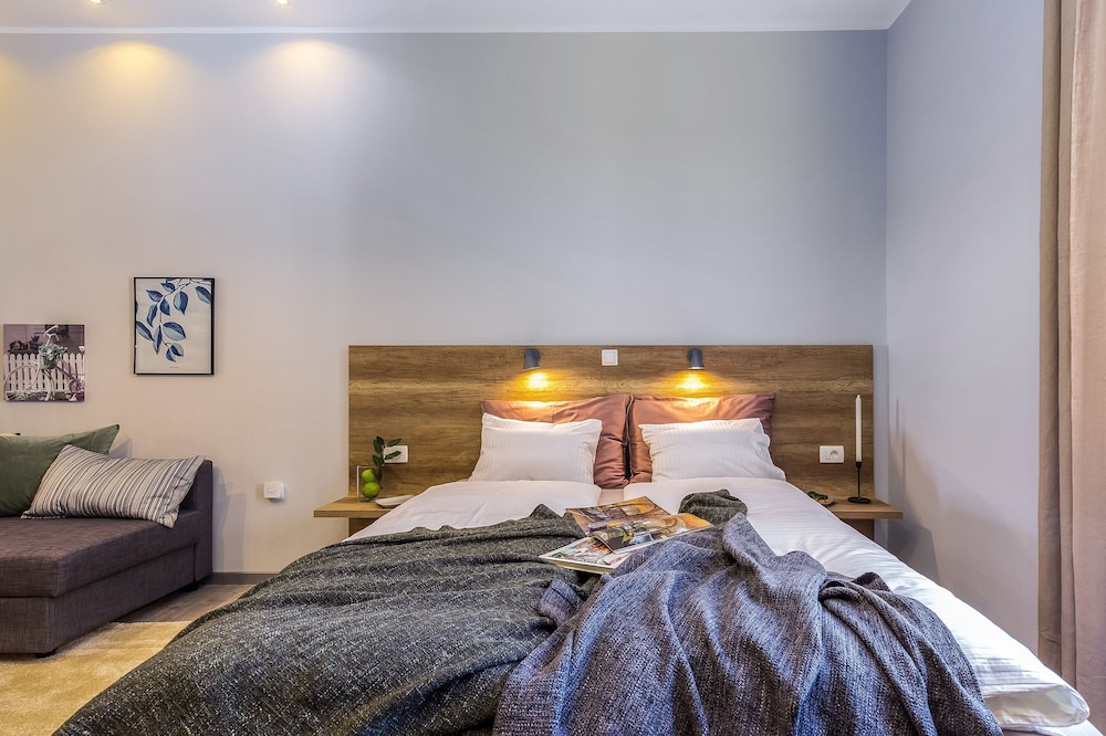 number 1 deluxe apartments