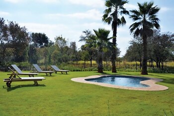 esthers country lodge