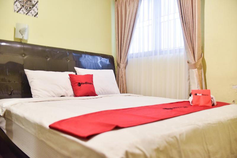 reddoorz near surabaya town square