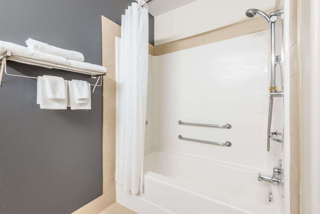 super 8 by wyndham quebec city