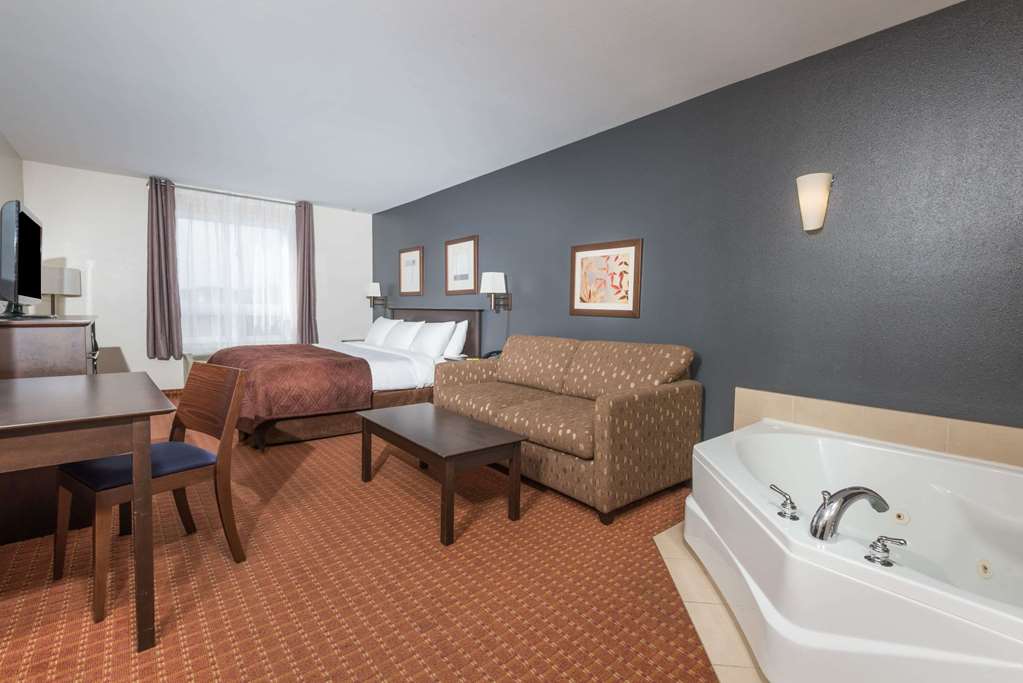 super 8 by wyndham quebec city