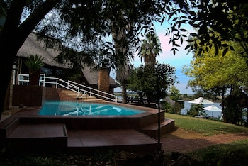 waterfront country lodge