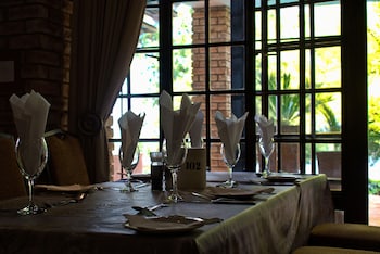 waterfront country lodge