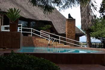 waterfront country lodge