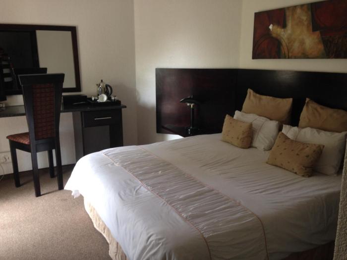 waterfront country lodge