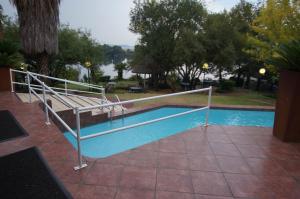 waterfront country lodge