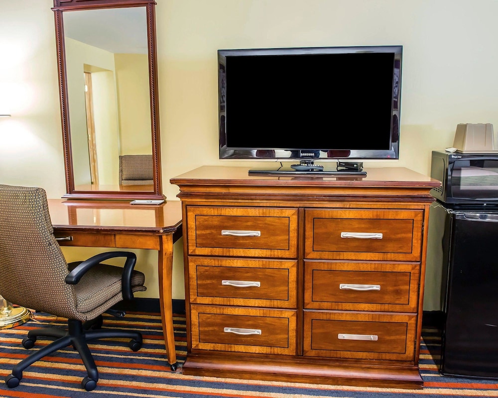 econo lodge jefferson hills hwy 51