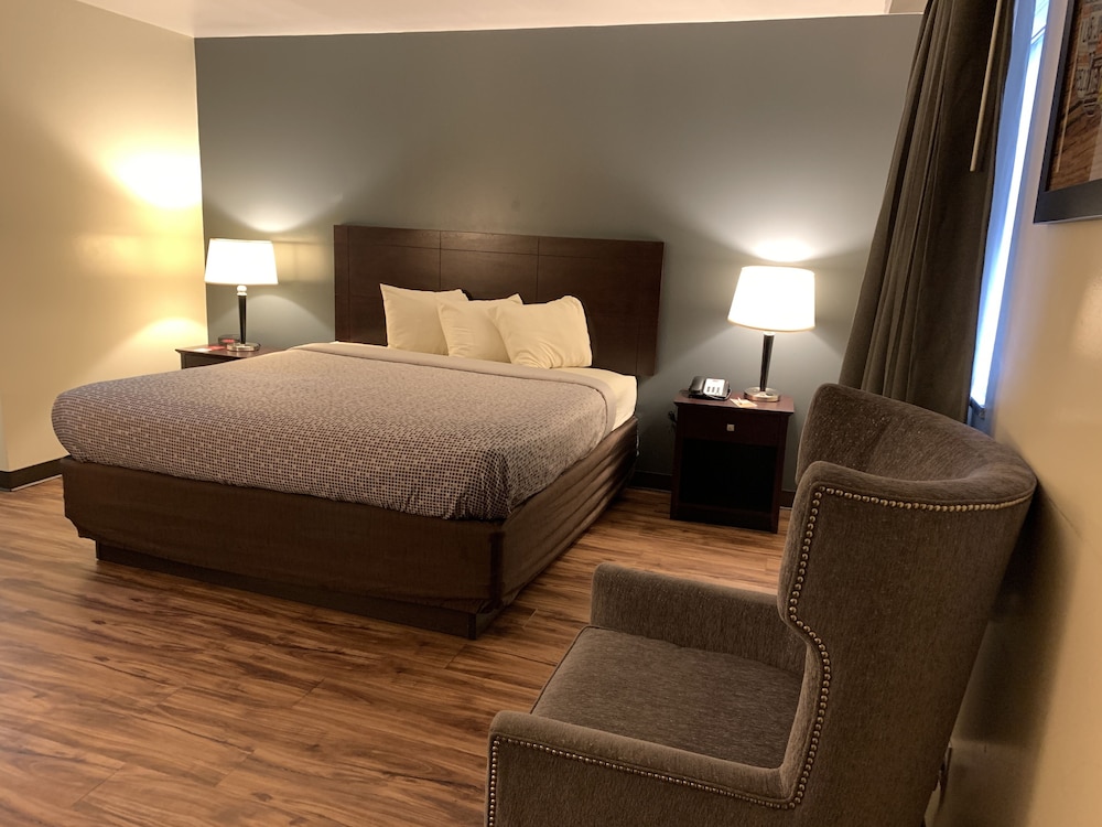 econo lodge jefferson hills hwy 51