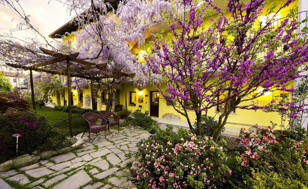 agriturismo tra serra e lago
