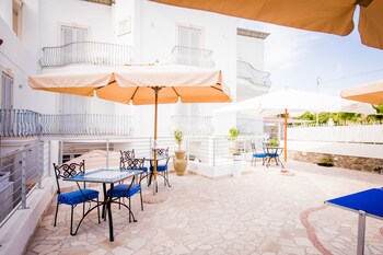 odysseus hotel