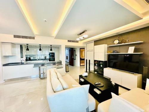 saxophone suites family only