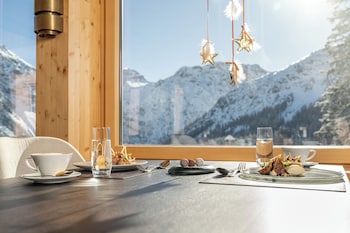 waldhotel arosa