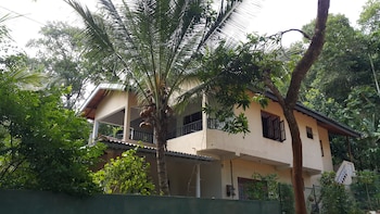 riverside homestay apartments
