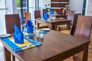 coral rock by bansei