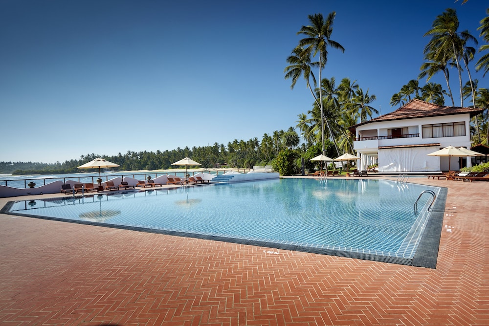 Dickwella Resort And Spa,Batigama>>Baddegama,5 star