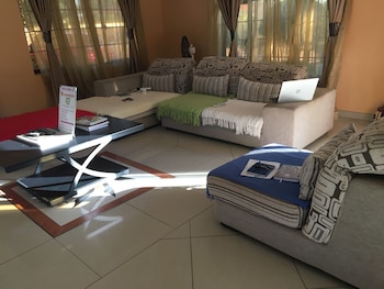 Blomsbed Inn,Near Palapya Park,3.5 star