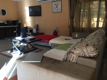 Blomsbed Inn,Near Palapya Park,3.5 star