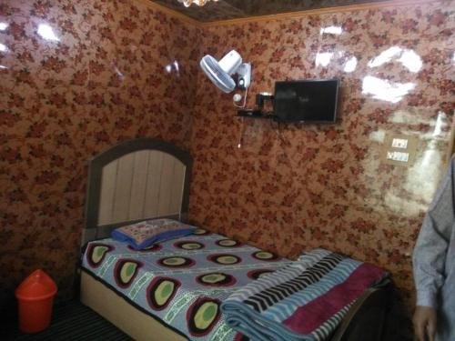 kashmir naaz