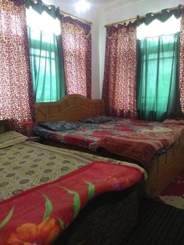 kashmir naaz