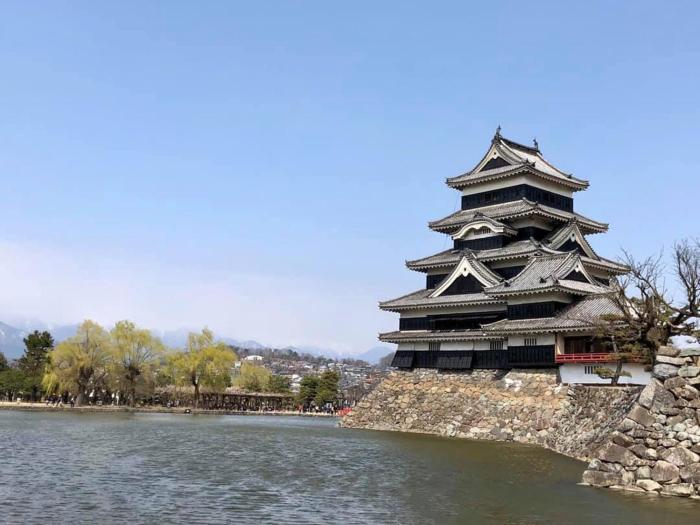 cafe and stay castana