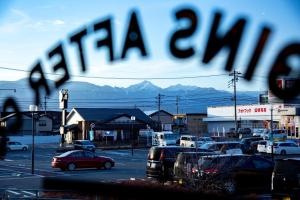 cafe and stay castana