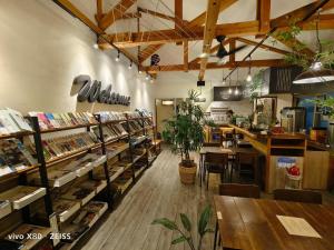 cafe and stay castana