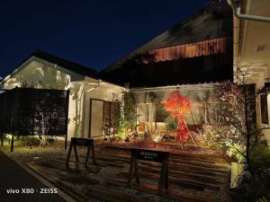 cafe and stay castana