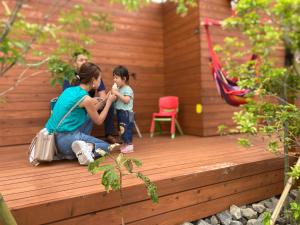 cafe and stay castana