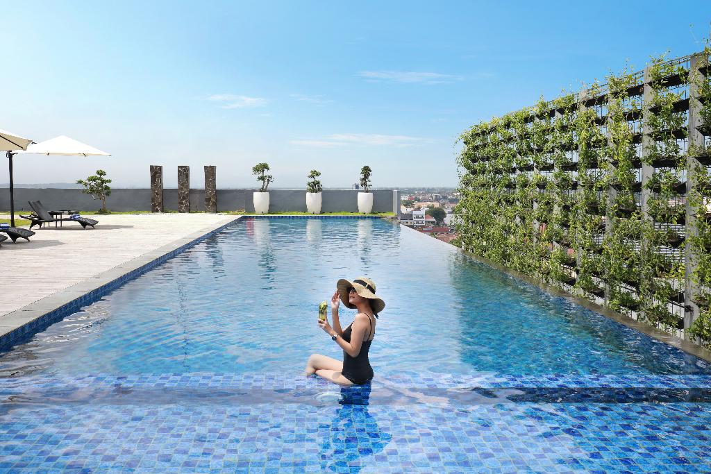 novotel suites yogyakarta malioboro