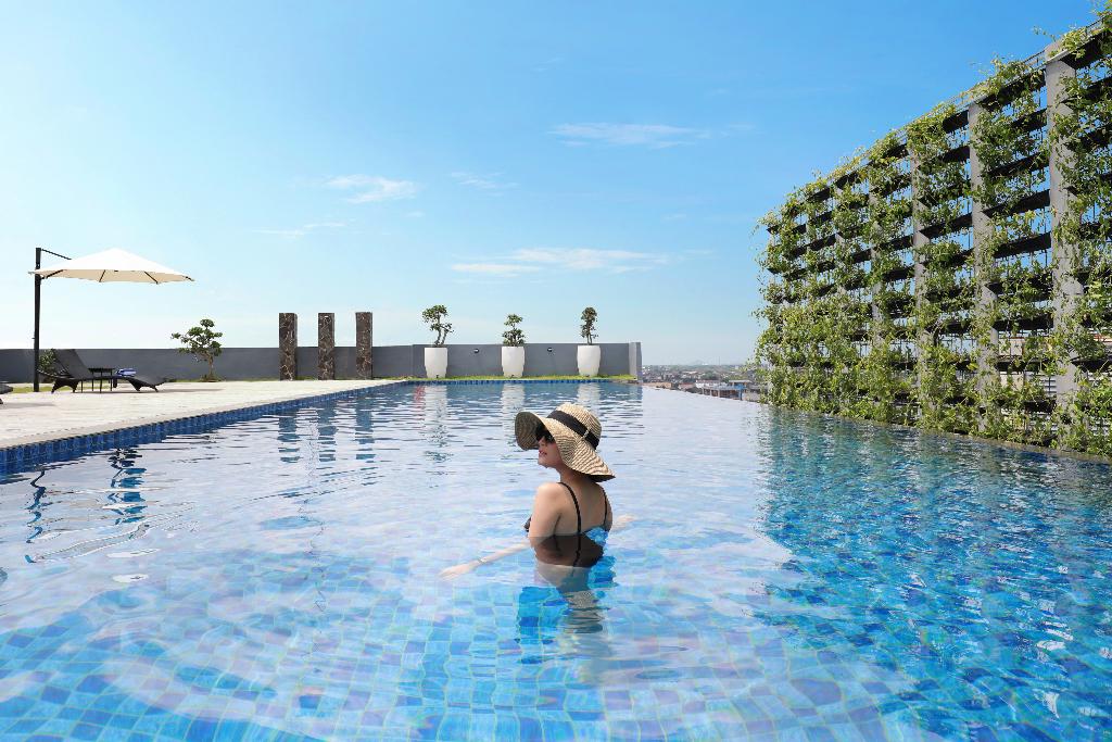 novotel suites yogyakarta malioboro