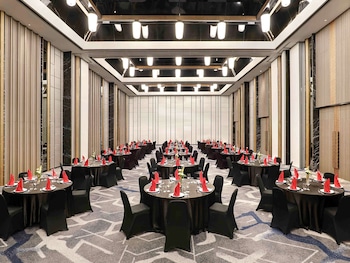 novotel suites yogyakarta malioboro