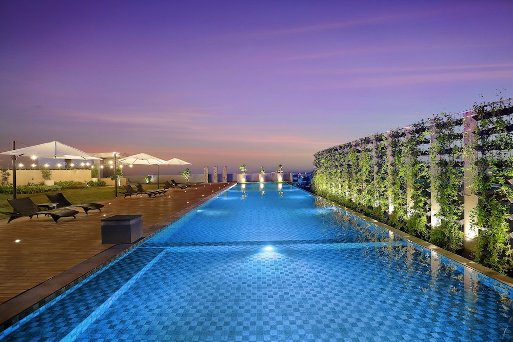 novotel suites yogyakarta malioboro