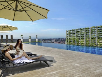 novotel suites yogyakarta malioboro