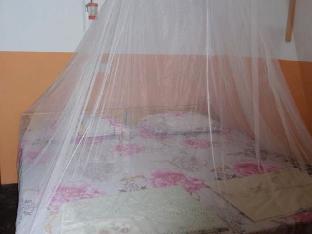 Arne's Place The Friendliest Hotel,Arugam Bay>>Ampara,2.5 star