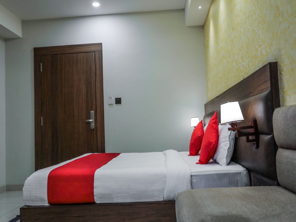 La Pearl - Bhopal,Mendua,3 star