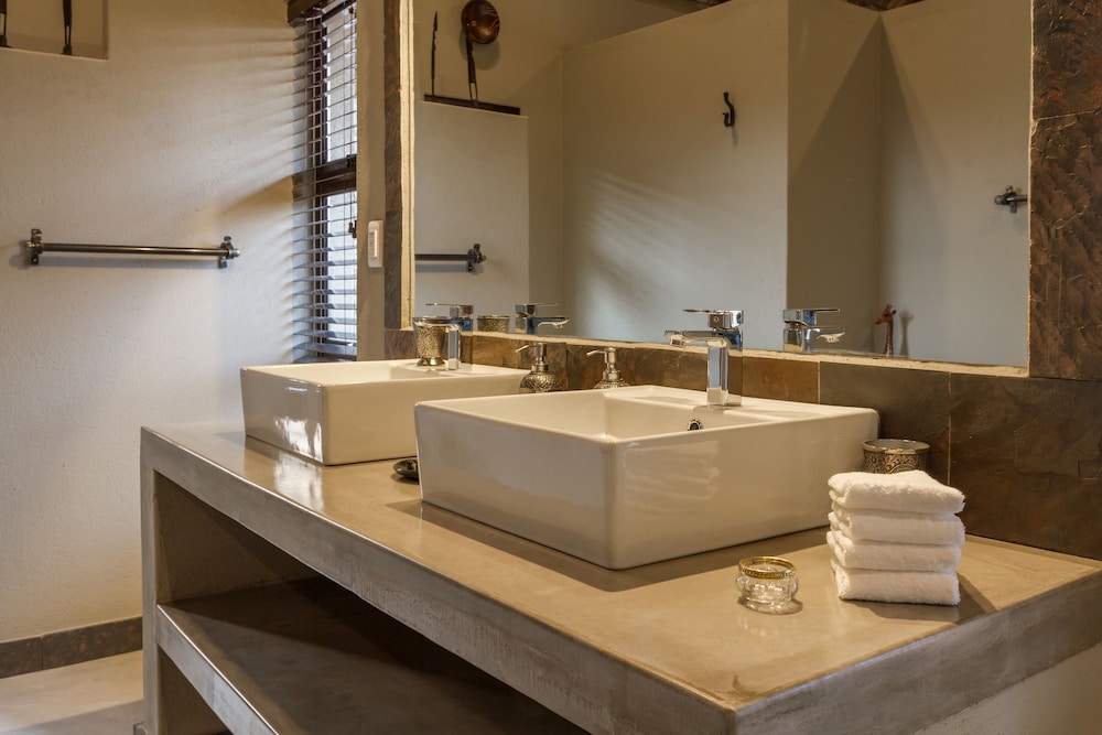 ukuthula bush lodge