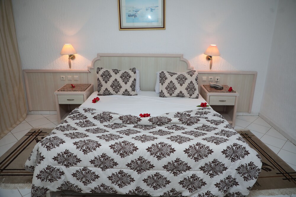 hotel royal jinene