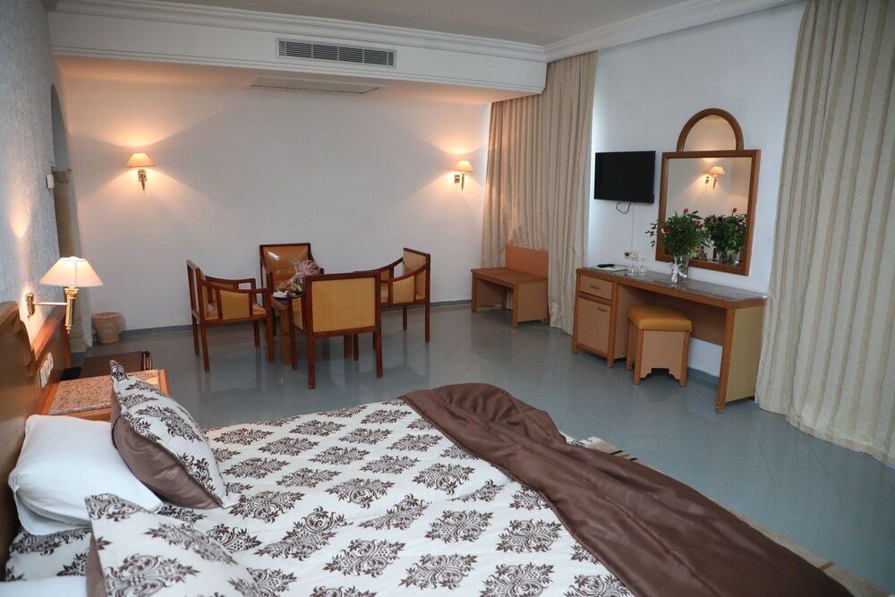 hotel royal jinene