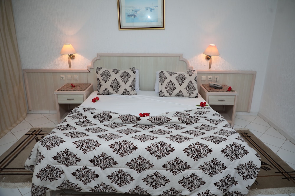 hotel royal jinene